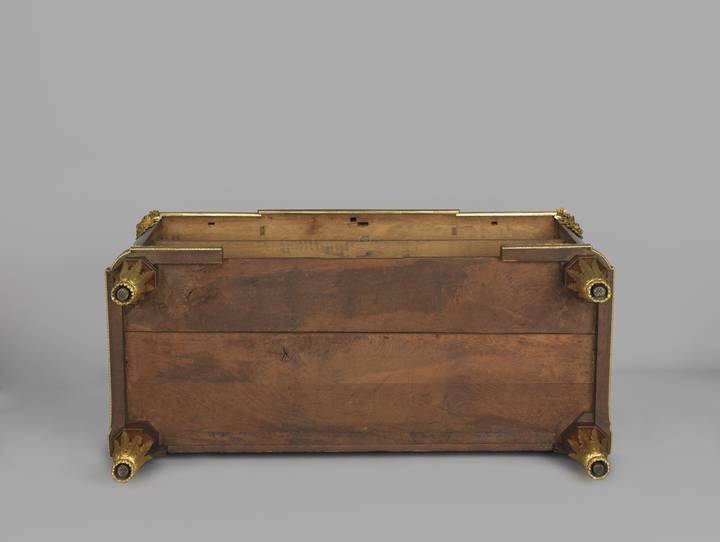 The oak timber used to make the carcase. Jean-Henri Riesener, Chest-of-drawers, 1782 (F248).