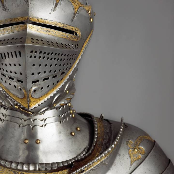 Fashioned by History: Haute Couture in Steel